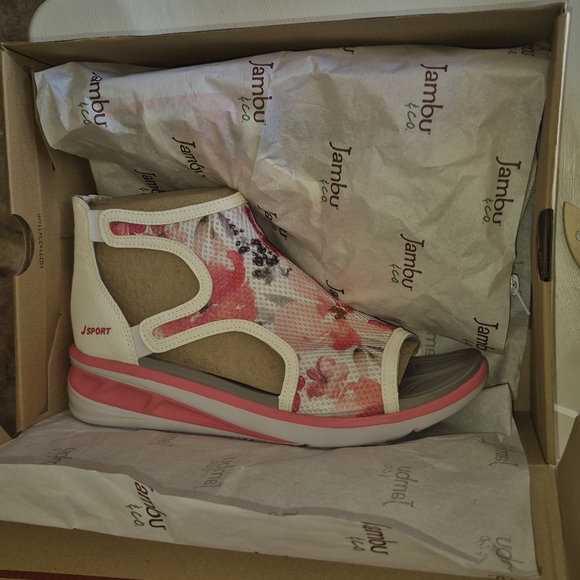 Jambu Floral Pink and White Sandals - Picture 4 of 6